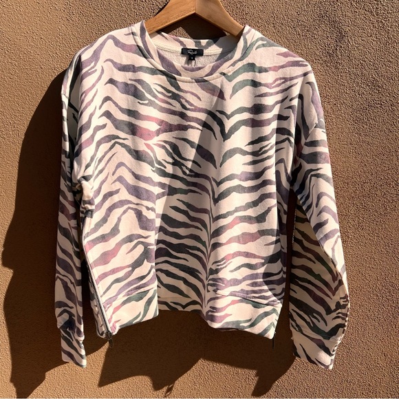 Rails NWT Womens Sweatshirt S Color Ivory Gradient Tiger Stripe Zipper Sides